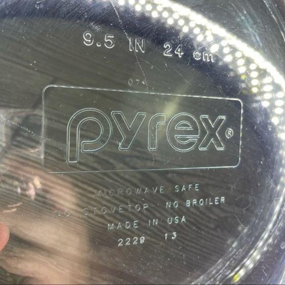 3 pie dishes Pyrex , anchor & hocking , oxo baking cookware - Picture 3 of 4